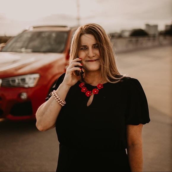 Meet your Posher, Kim - Picture 1 of 1